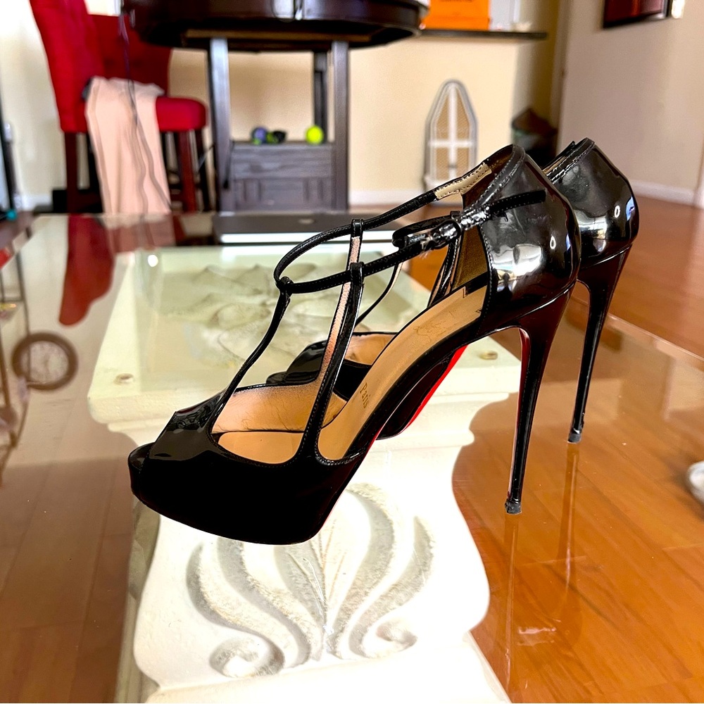 Christian Louboutin heels. Size 39,5